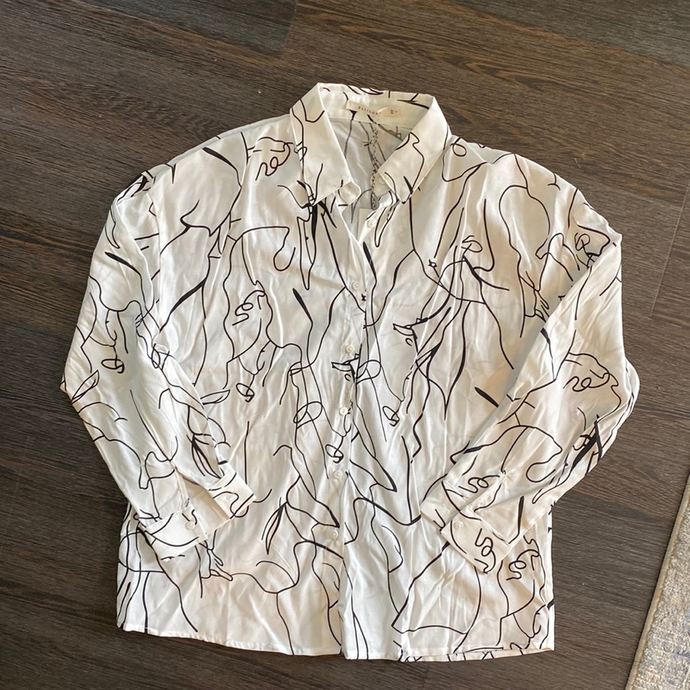 Abstract print button up
